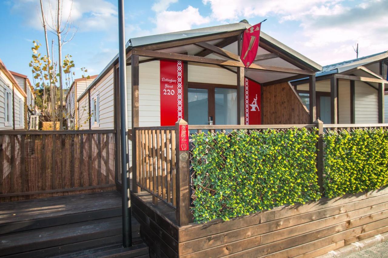 One-Bedroom Bungalow,979430818:JPEG